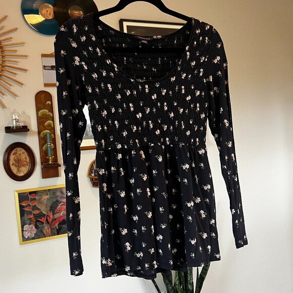 American Eagle Dark Grey Black with Floral Smocked Peplum Long Sleeve - Size M - Picture 8 of 8